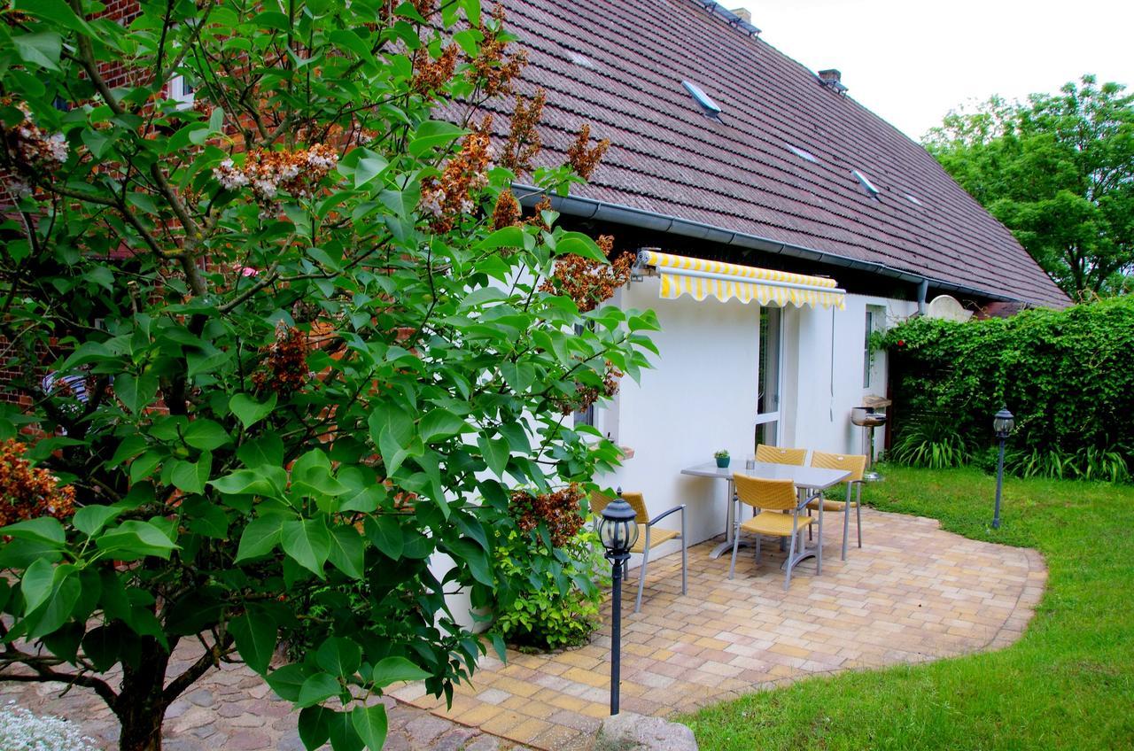 Kastanienhof Am Loppiner See Jabel Exteriör bild